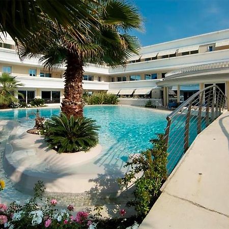 Relais Du Lac Village - Italian Homing デセンツァーノ・デル・ガルダ エクステリア 写真