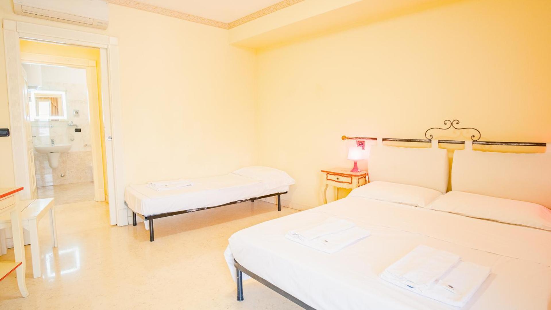 Relais Du Lac Village - Italian Homing デセンツァーノ・デル・ガルダ エクステリア 写真