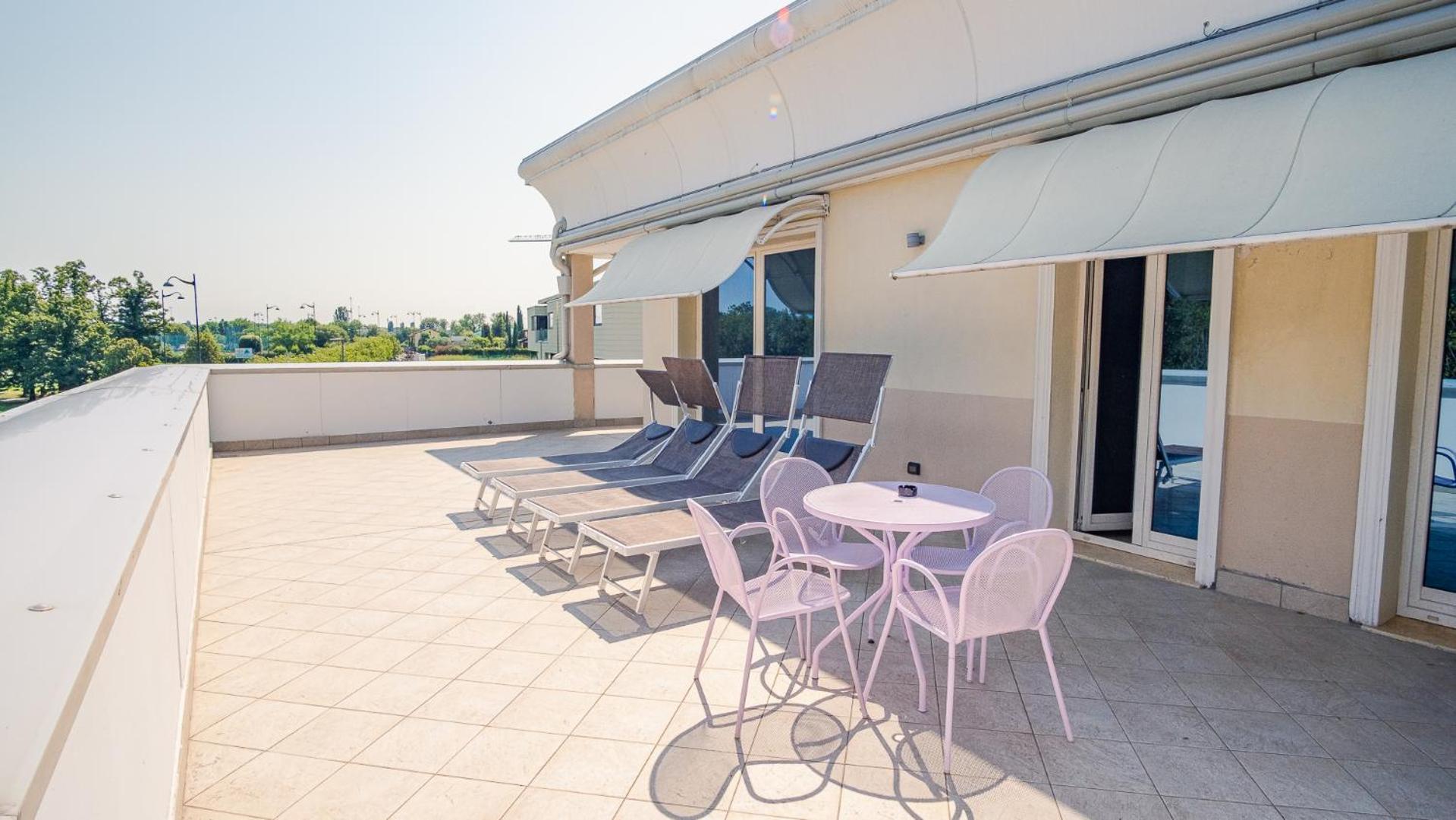 Relais Du Lac Village - Italian Homing デセンツァーノ・デル・ガルダ エクステリア 写真