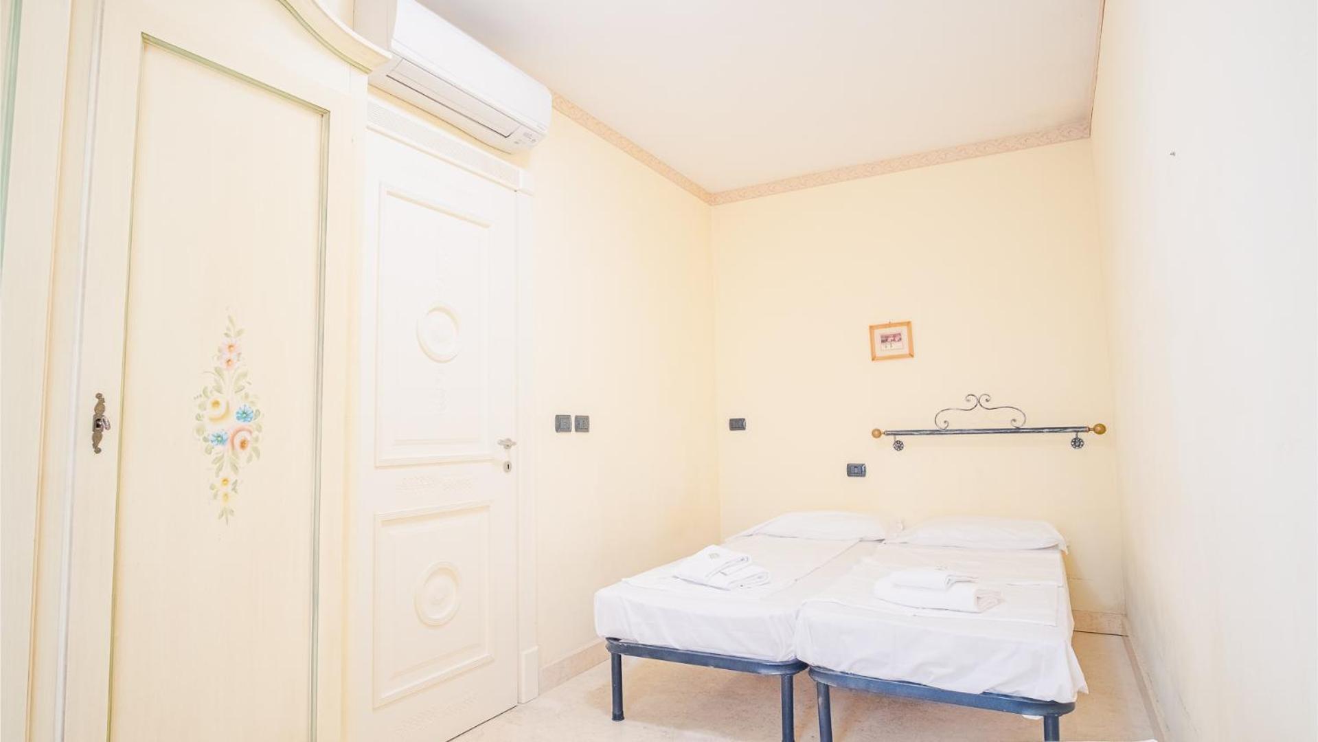 Relais Du Lac Village - Italian Homing デセンツァーノ・デル・ガルダ 部屋 写真