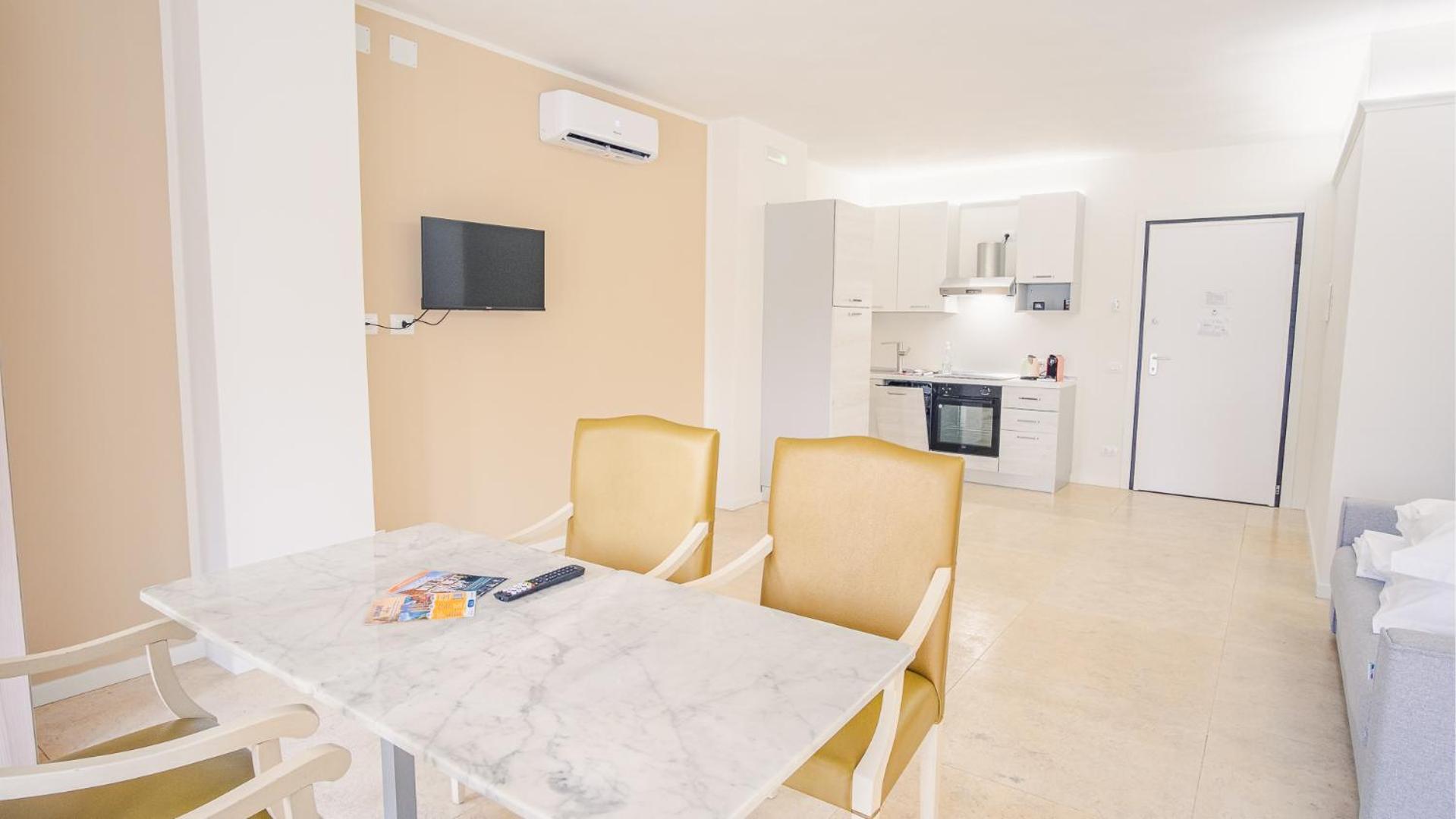 Relais Du Lac Village - Italian Homing デセンツァーノ・デル・ガルダ エクステリア 写真