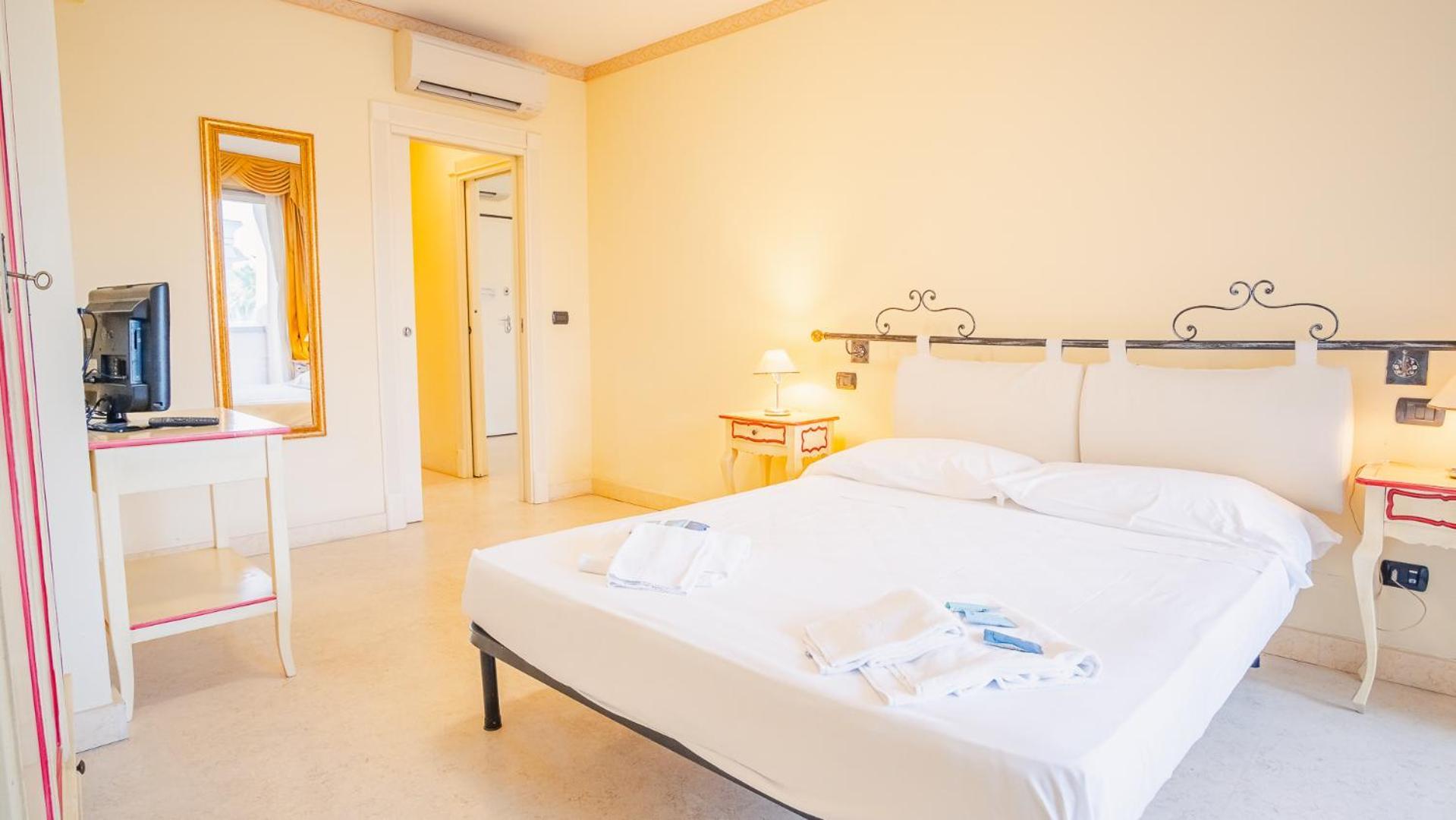 Relais Du Lac Village - Italian Homing デセンツァーノ・デル・ガルダ エクステリア 写真