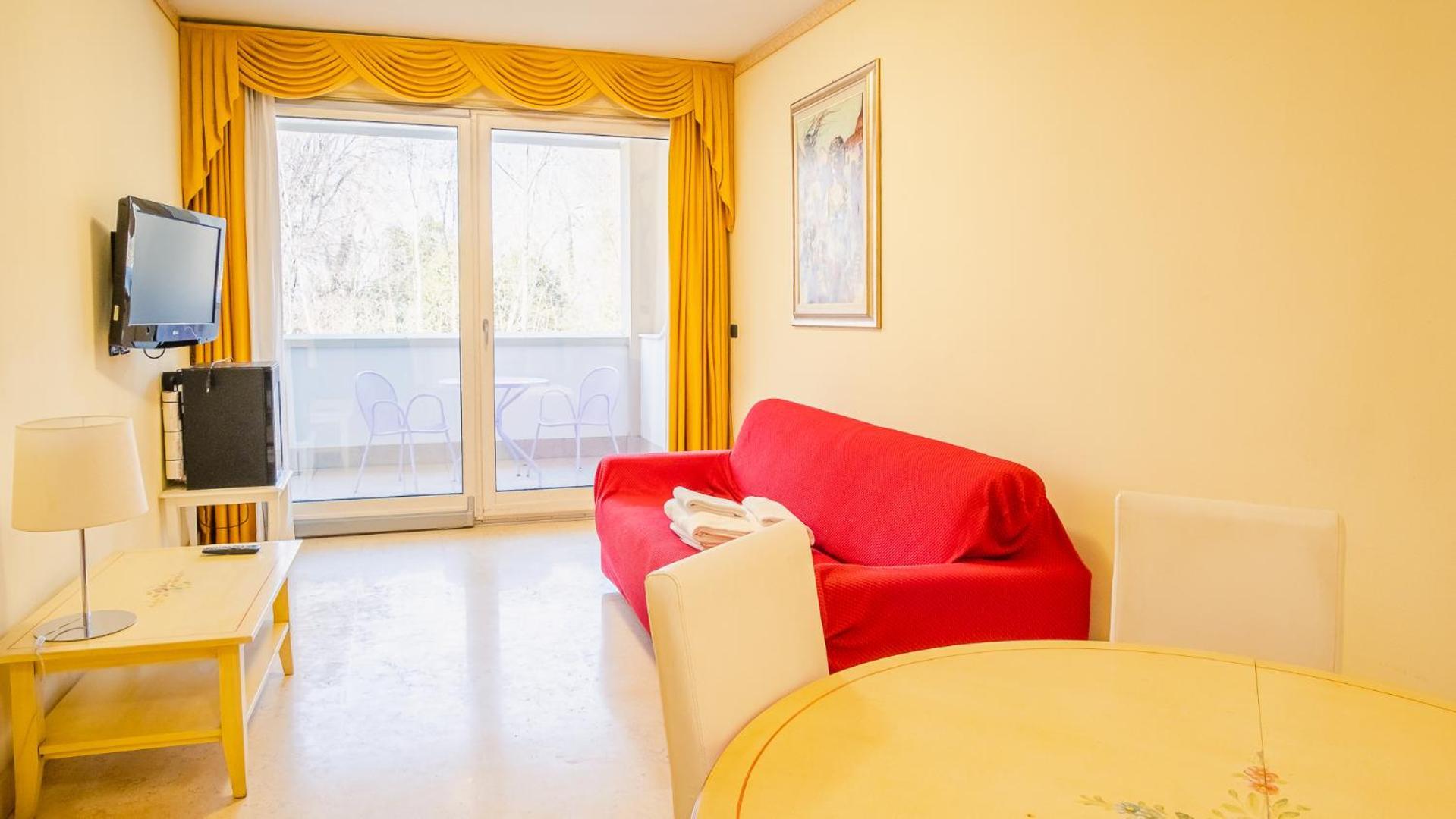 Relais Du Lac Village - Italian Homing デセンツァーノ・デル・ガルダ エクステリア 写真