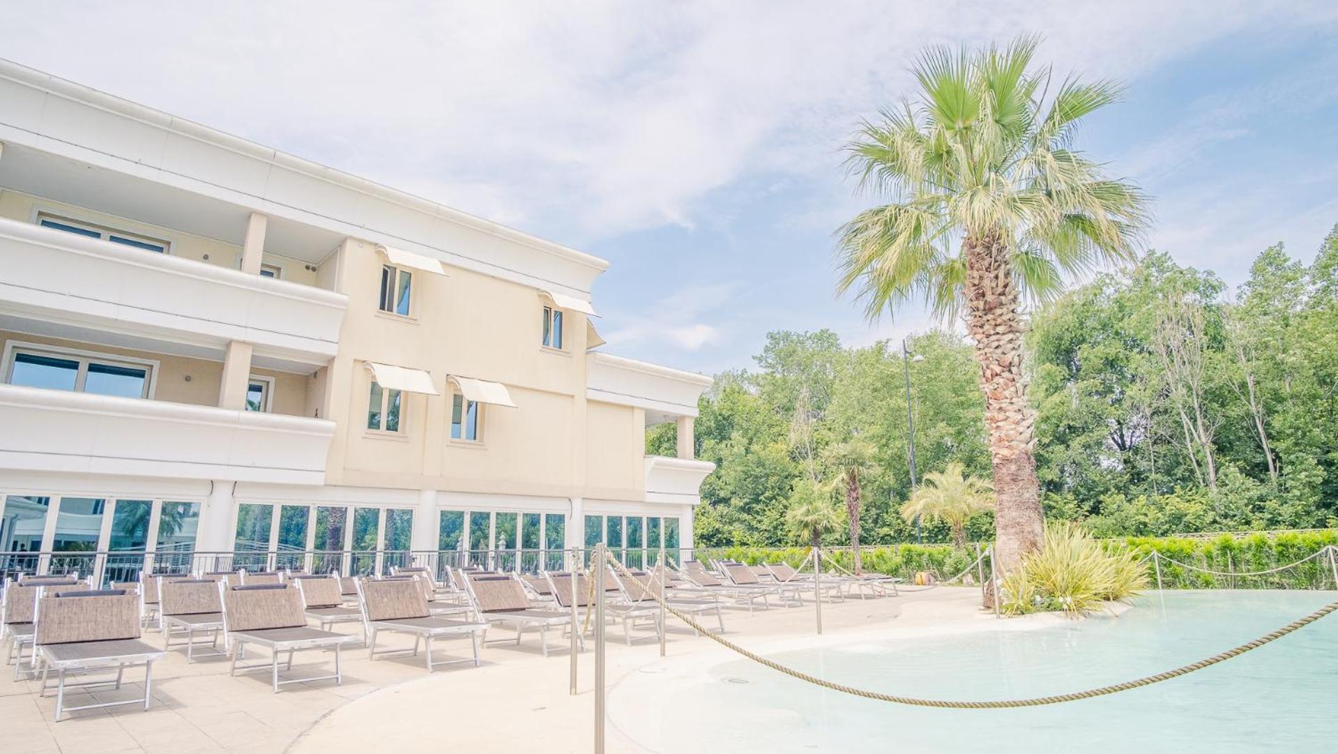 Relais Du Lac Village - Italian Homing デセンツァーノ・デル・ガルダ エクステリア 写真