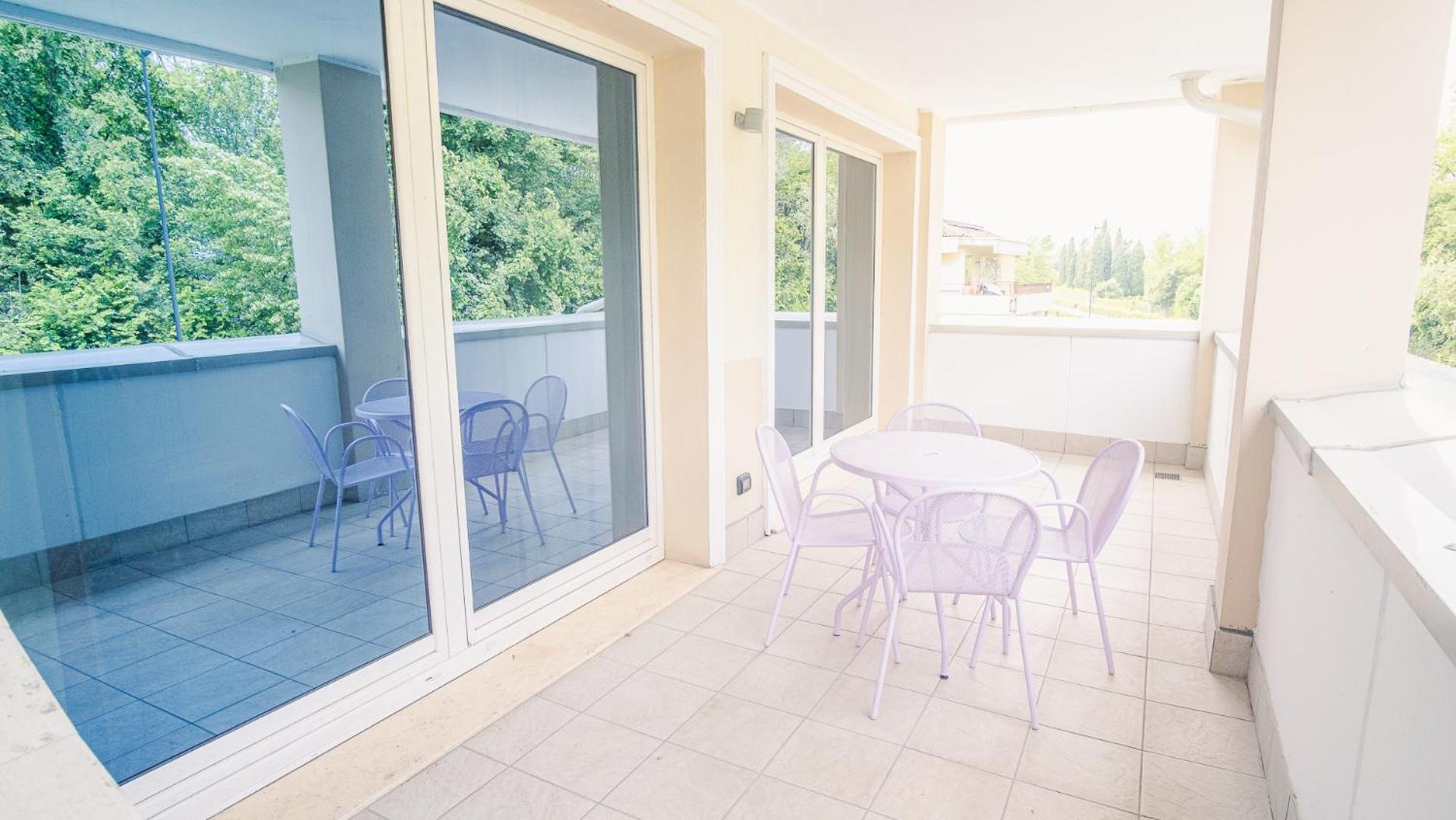 Relais Du Lac Village - Italian Homing デセンツァーノ・デル・ガルダ エクステリア 写真