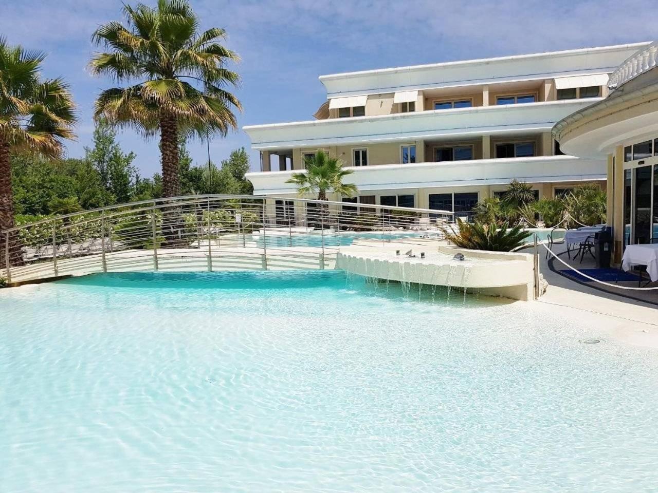 Relais Du Lac Village - Italian Homing デセンツァーノ・デル・ガルダ エクステリア 写真