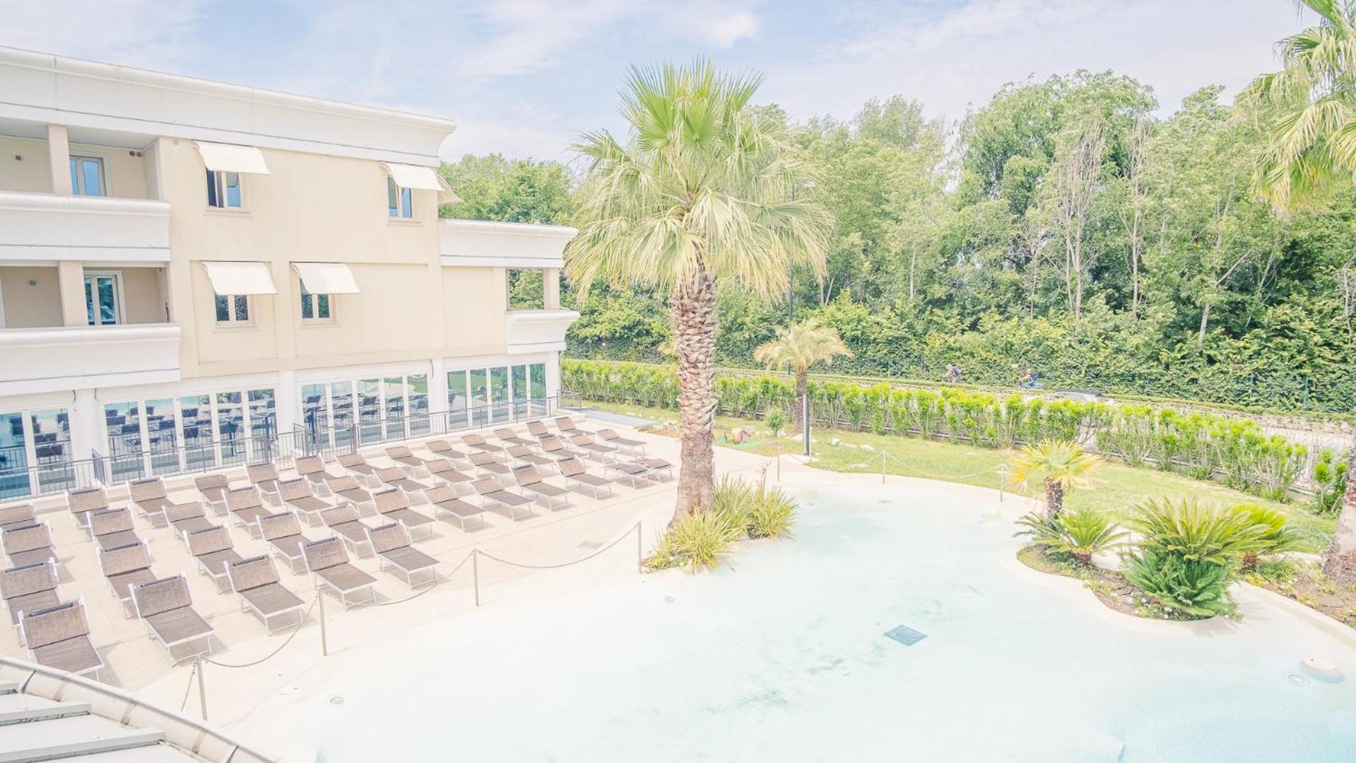 Relais Du Lac Village - Italian Homing デセンツァーノ・デル・ガルダ エクステリア 写真