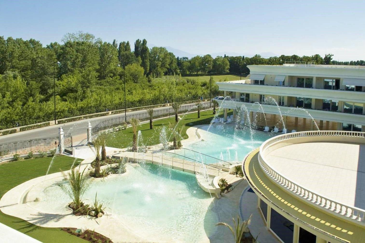Relais Du Lac Village - Italian Homing デセンツァーノ・デル・ガルダ エクステリア 写真